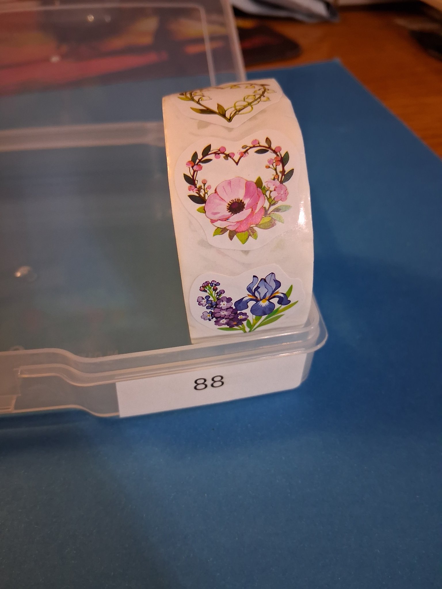 Addon — 88B Floral Heart Sticker Roll (heart stickers)